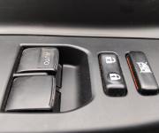Toyota yaris III phase 2 1.5 vvti hsd eh hybrid 100h e-cvt 100 ch dynamic